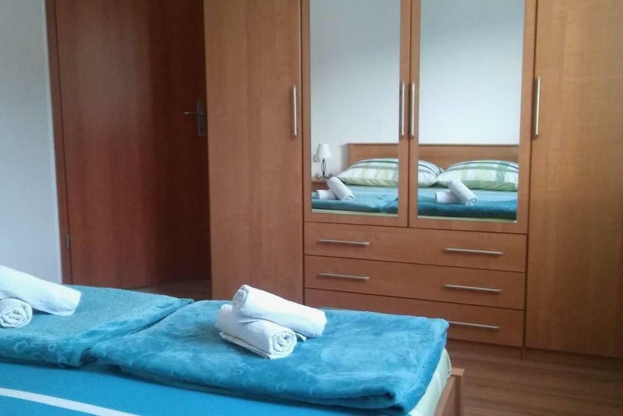 Cozy Apartment With Sea View Kaštela Esterno foto