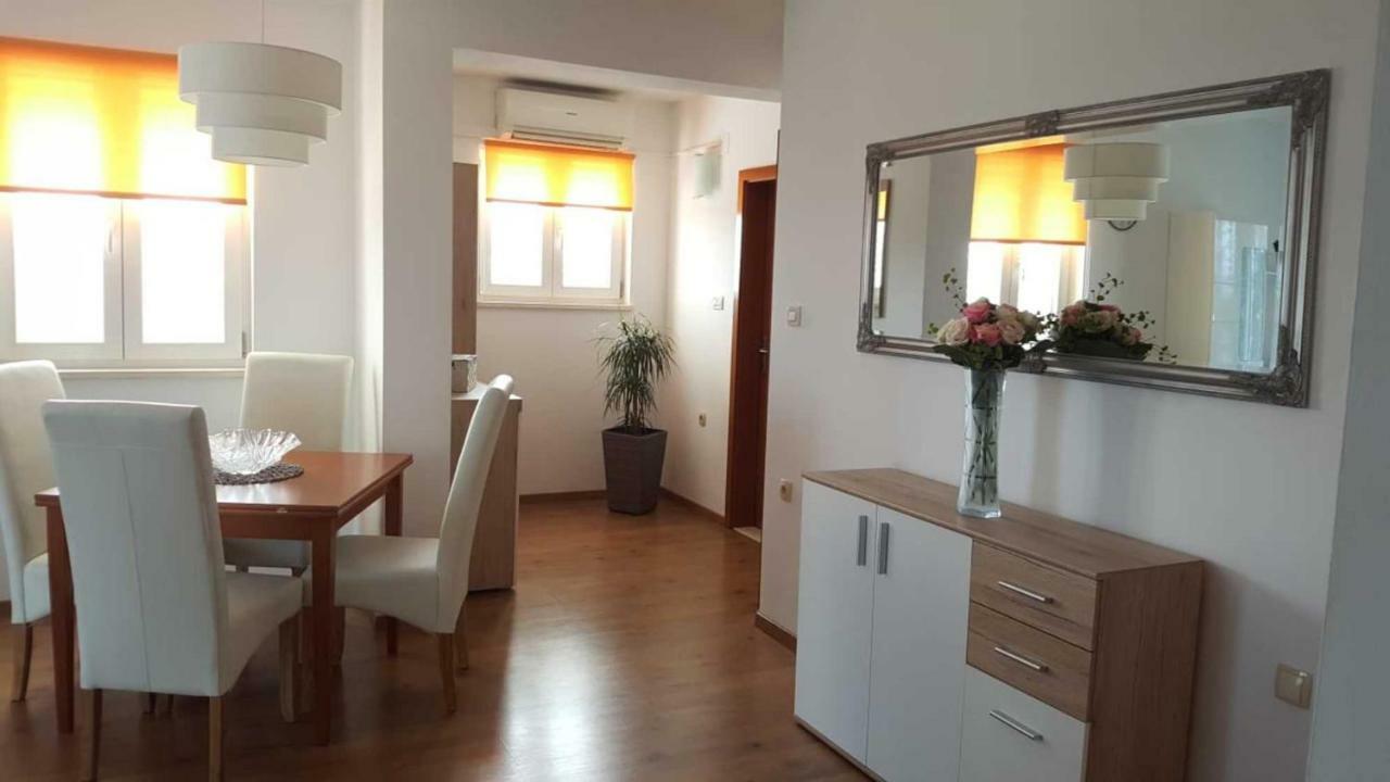 Cozy Apartment With Sea View Kaštela Esterno foto